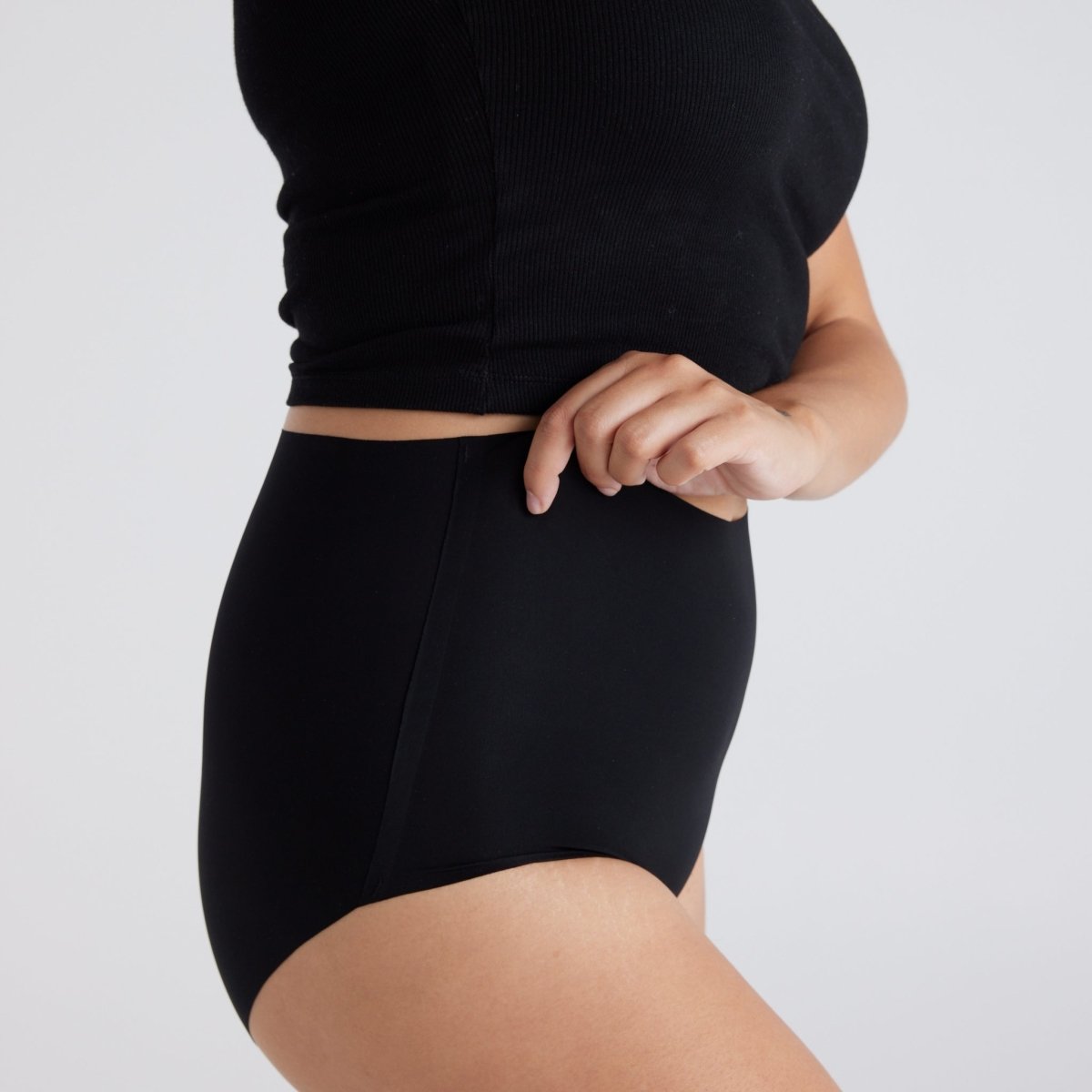 High-Rise Full Brief - Seamless Ultrasmooth - Black - Peach Underwear