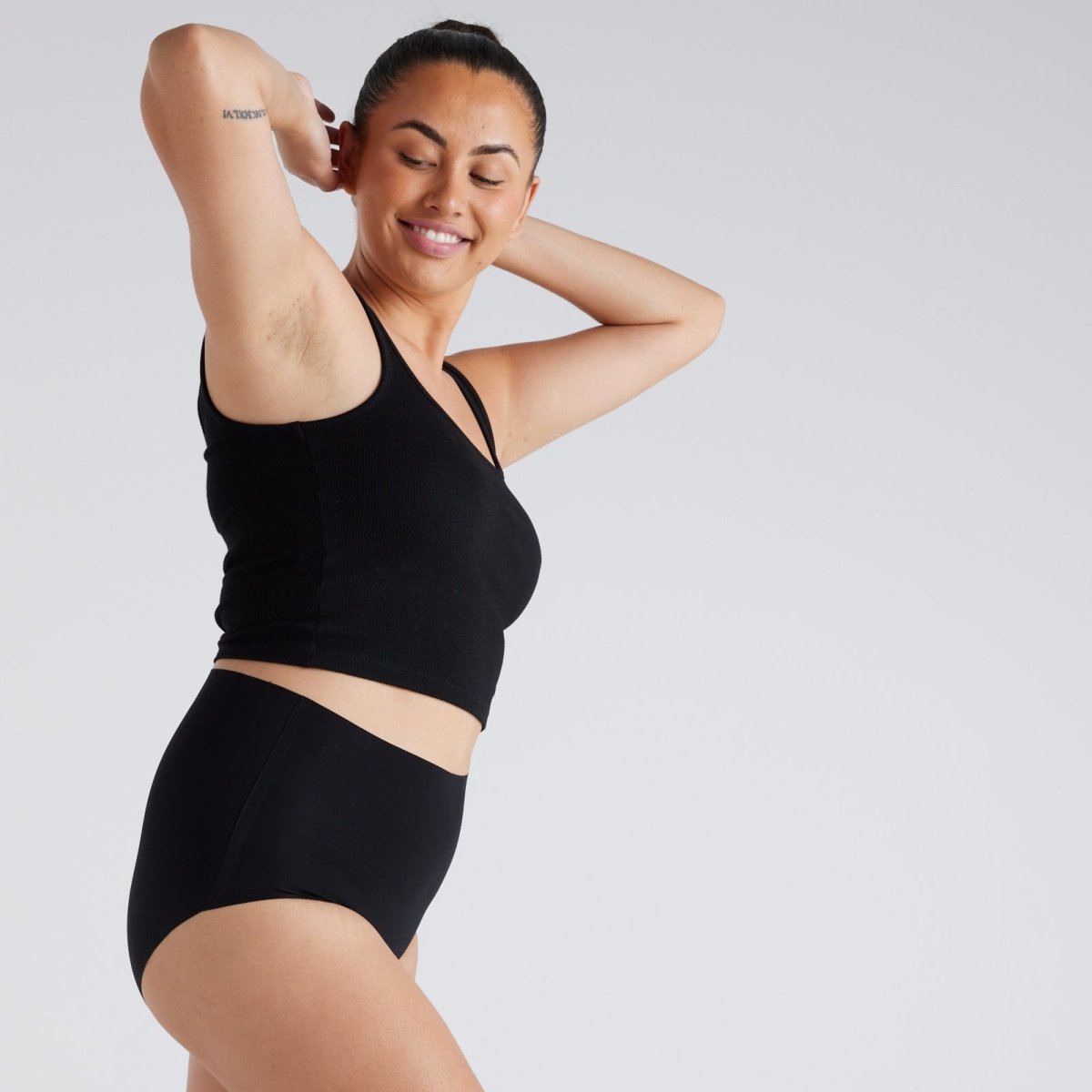 High-Rise Full Brief - Seamless Ultrasmooth - Black - Peach Underwear