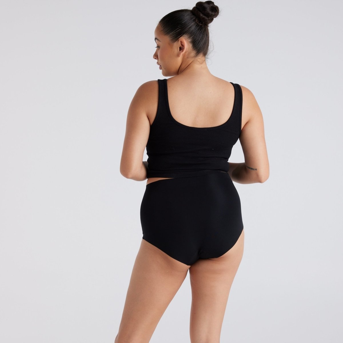 High-Rise Full Brief - Seamless Ultrasmooth - Black - Peach Underwear