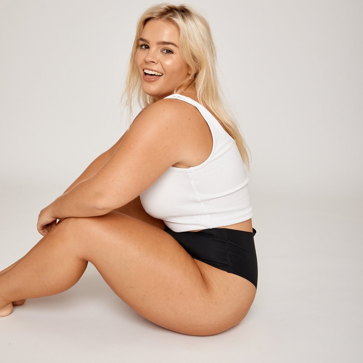Mid-Rise Cheeky - Black - Peach Underwear