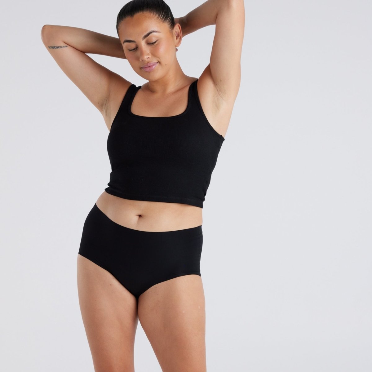 Mid-Rise Full Brief - Seamless Ultrasmooth - Black - Peach Underwear