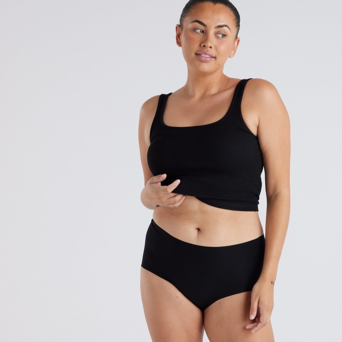 Mid-Rise Full Brief - Seamless Ultrasmooth - Black - Peach Underwear