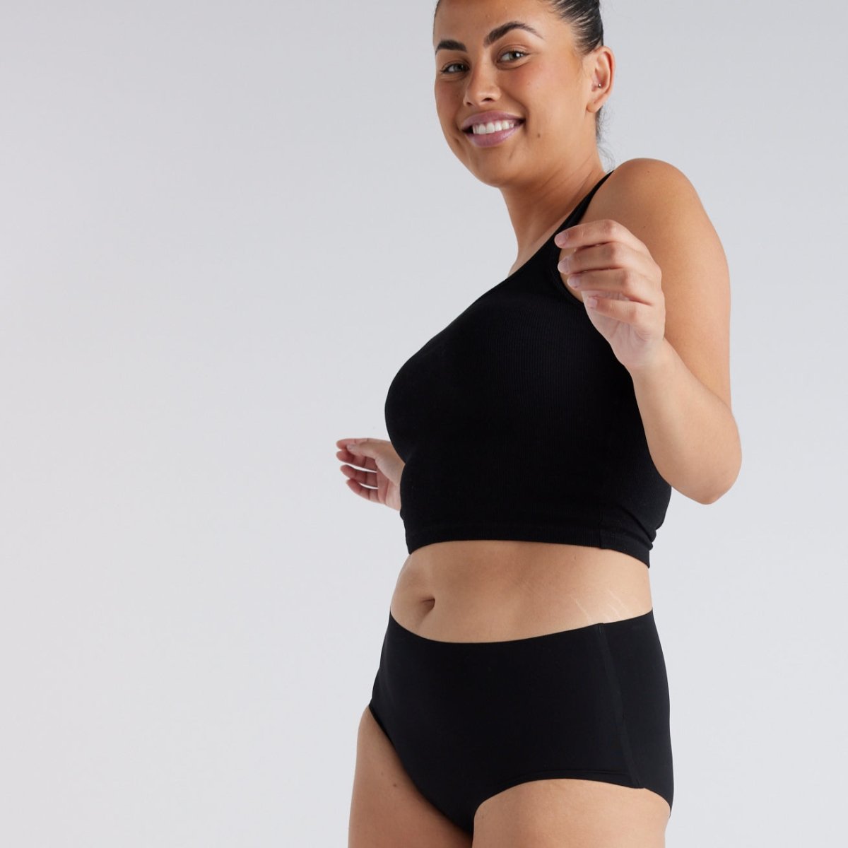 Mid-Rise Full Brief - Seamless Ultrasmooth - Black - Peach Underwear