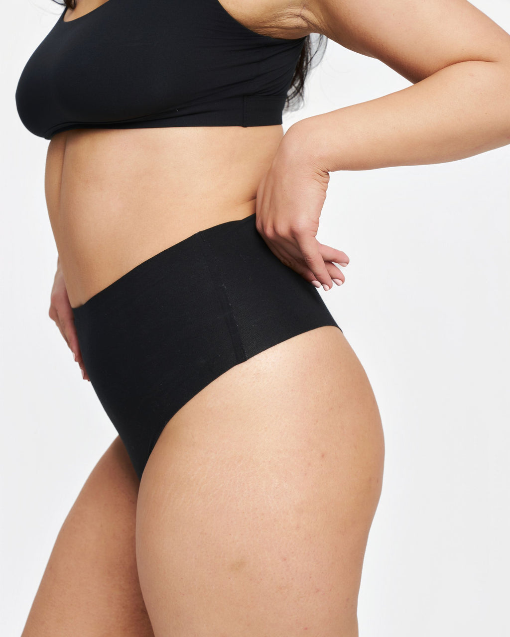 High-Rise Thong - Seamless Cotton - Black