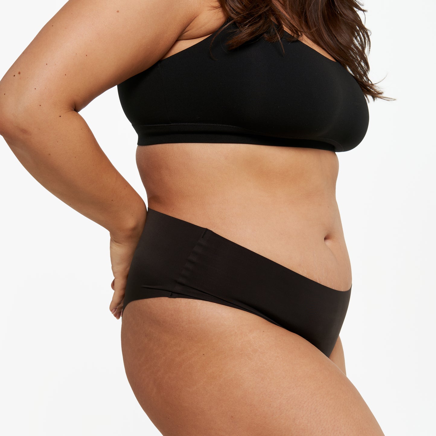 Mid-Rise Cheeky - Seamless Ultrasmooth - Black