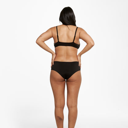 Mid-Rise Cheeky - Seamless Ultrasmooth - Black