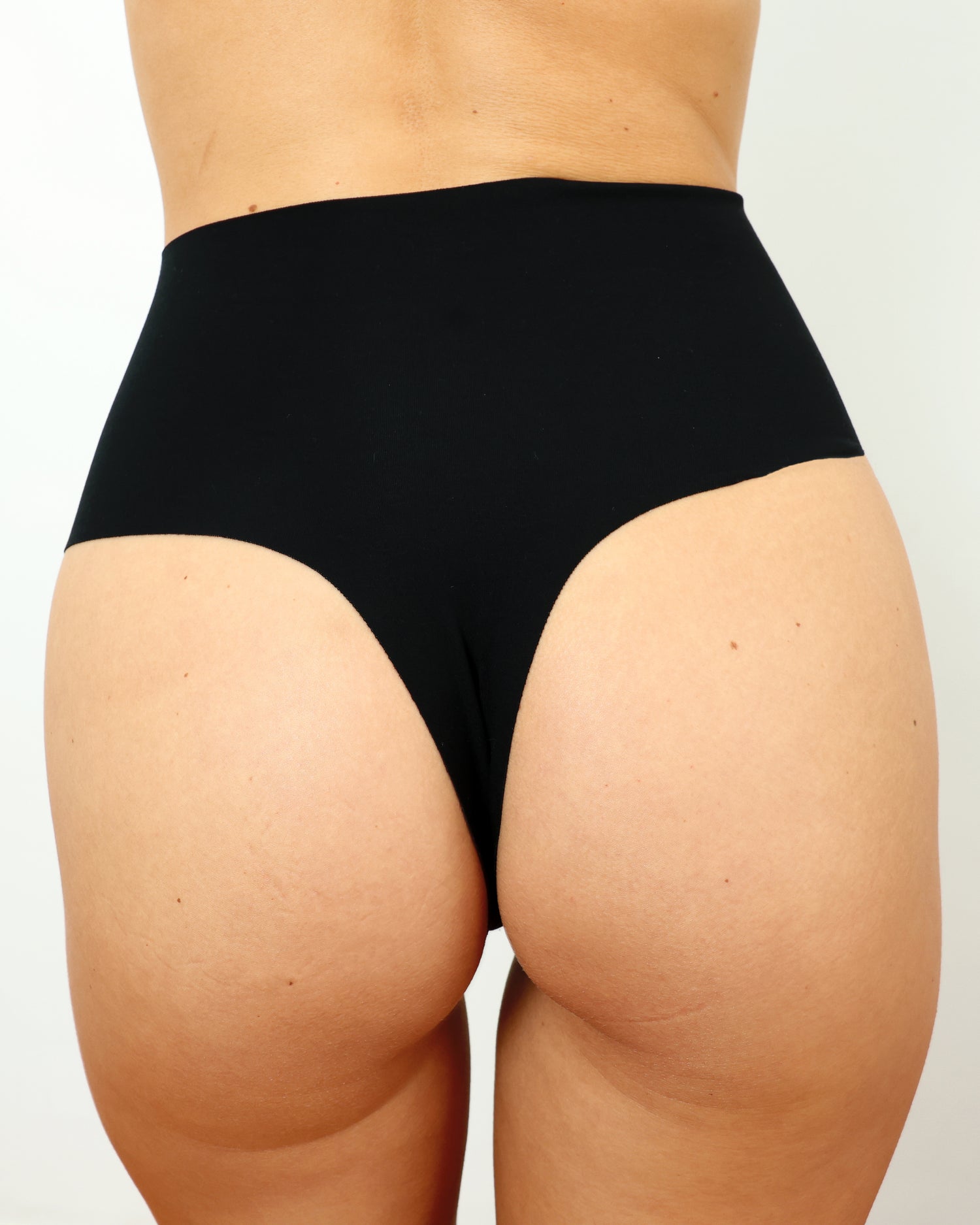 High-Rise Thong - Seamless Cotton - Black