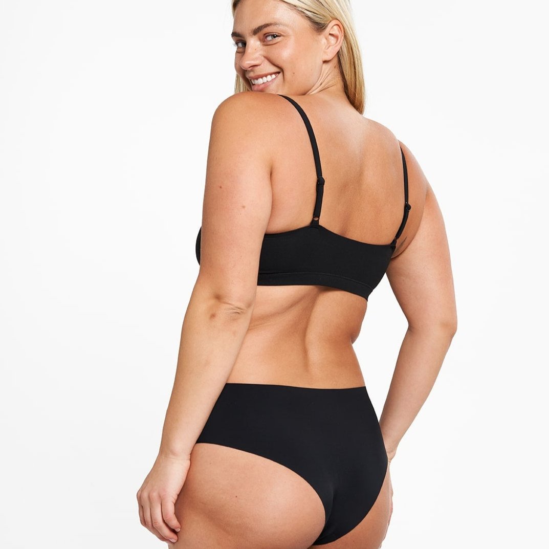 Mid-Rise Cheeky - Seamless Ultrasmooth 2.0 - Black (PREORDER)