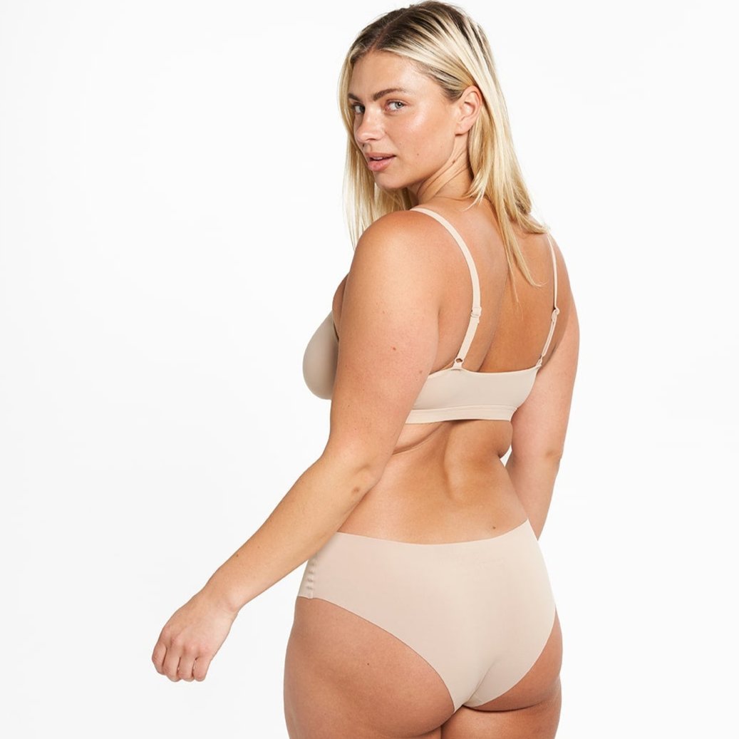 Mid-Rise Cheeky - Seamless Ultrasmooth 2.0 - Latte (PREORDER)