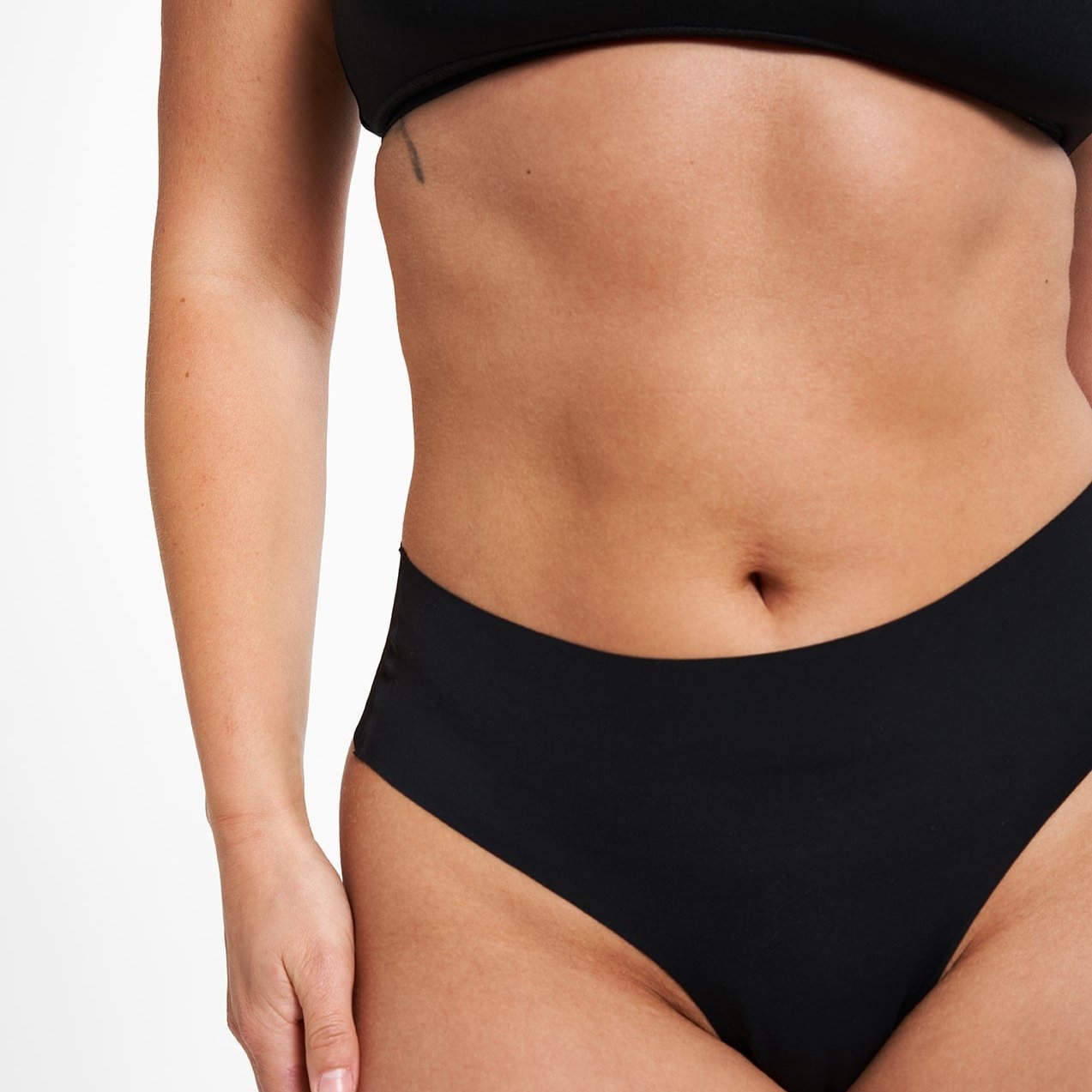 Mid-Rise Thong - Seamless Ultrasmooth 2.0 - Black (PREORDER)